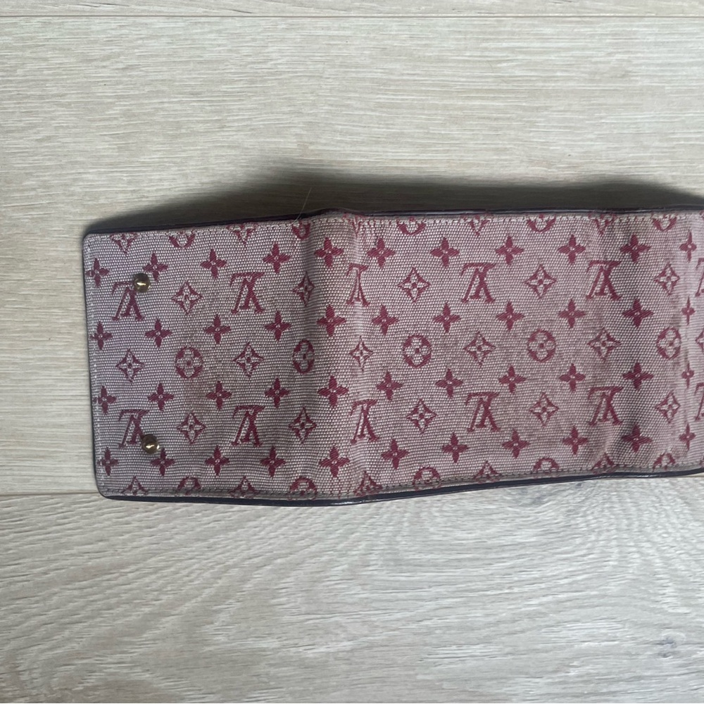 Louis Vuitton Burgundy Monogram Wallet 🤍 - Picture 10 of 14